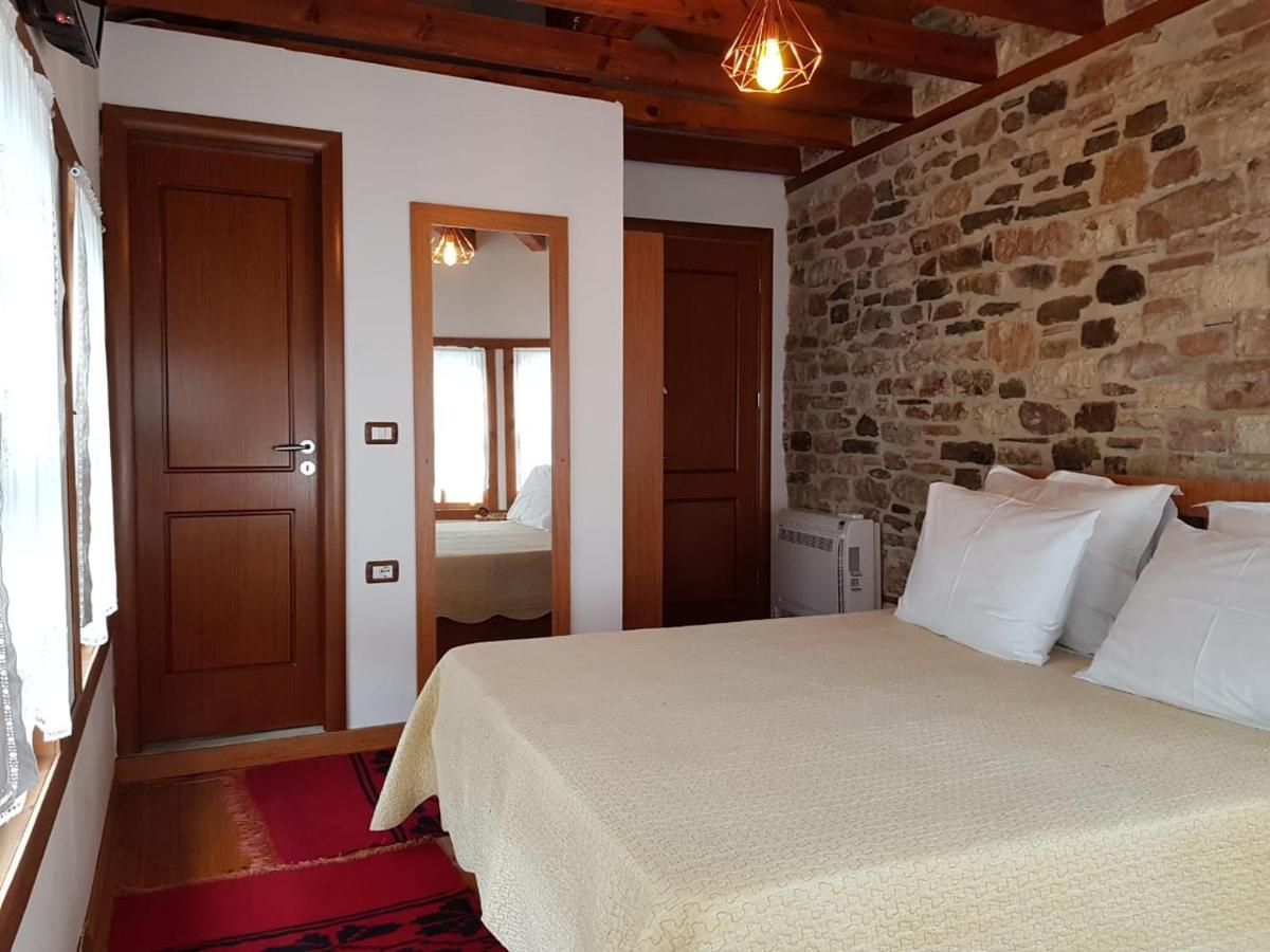 The Heart Of The Bazaar Guest House Gjirokastër Extérieur photo